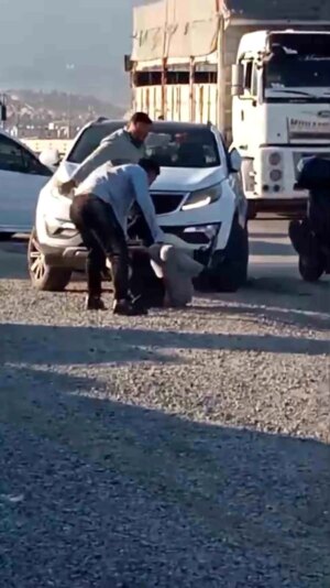 hatayda sokak ortasinda kan donduran dayak wL4SEzK1.jpg